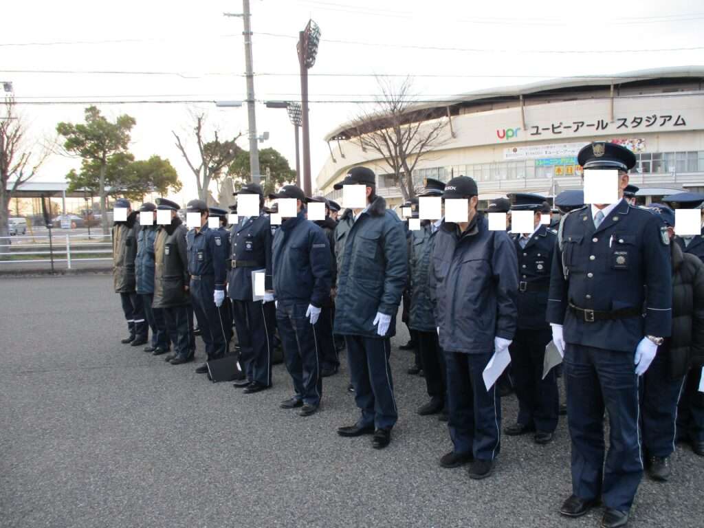 警備員整列写真